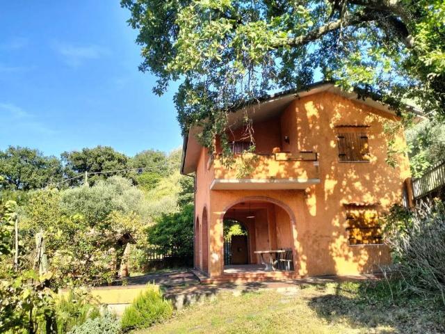 Villa in vendita a Massarosa LU