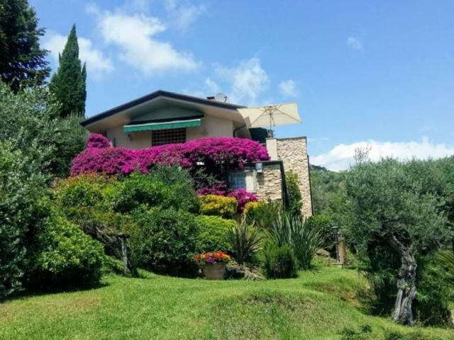 Villa in vendita a Massarosa LU