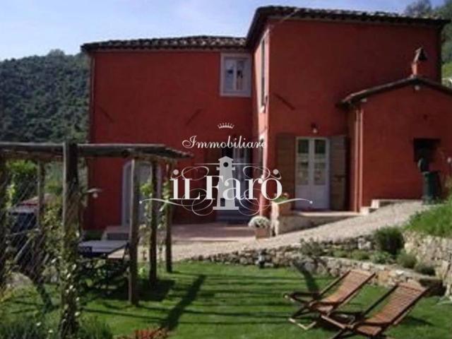 Villa in vendita a Massarosa LU