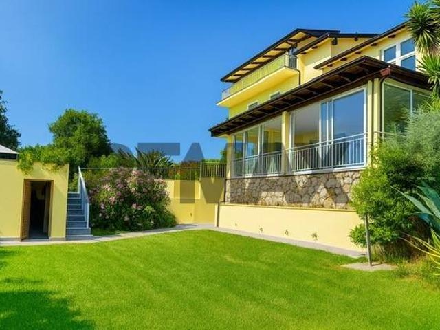 Villa in vendita a Massarosa LU