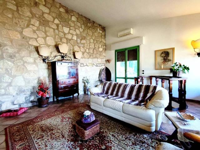 Villa in vendita a Massarosa LU