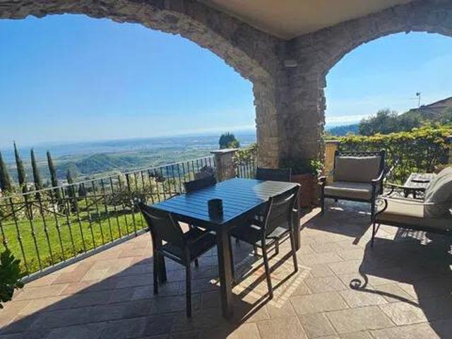 Villa in vendita a Massarosa LU