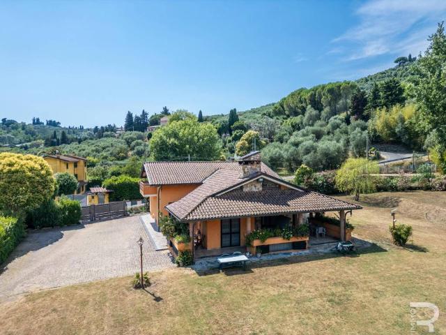 Villa in vendita a Massarosa LU