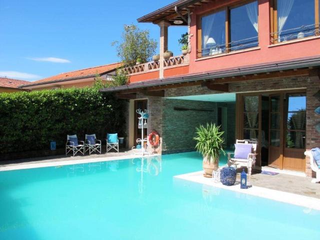Villa in vendita a Massarosa LU