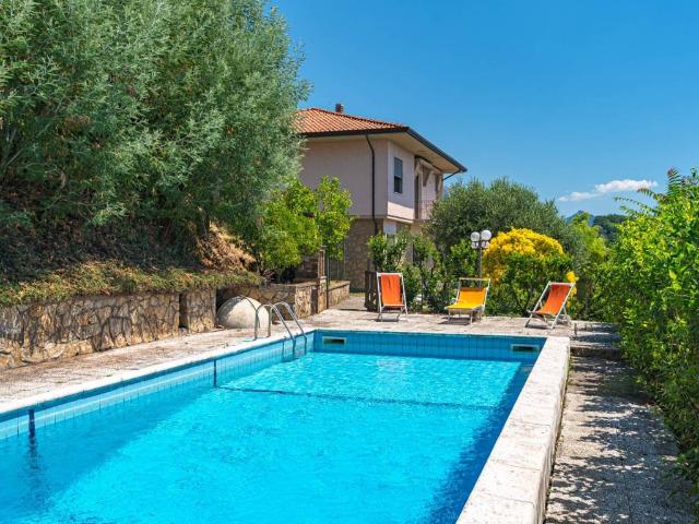 Villa in vendita a Massarosa LU