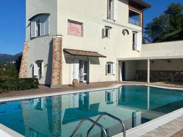Villa in vendita a Massarosa LU