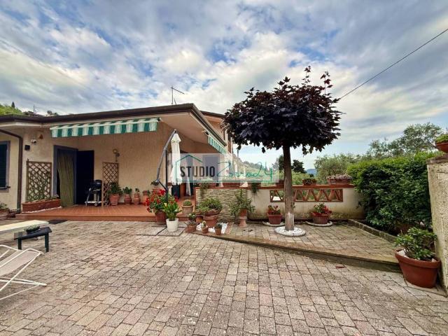 Villa in vendita a Massarosa LU