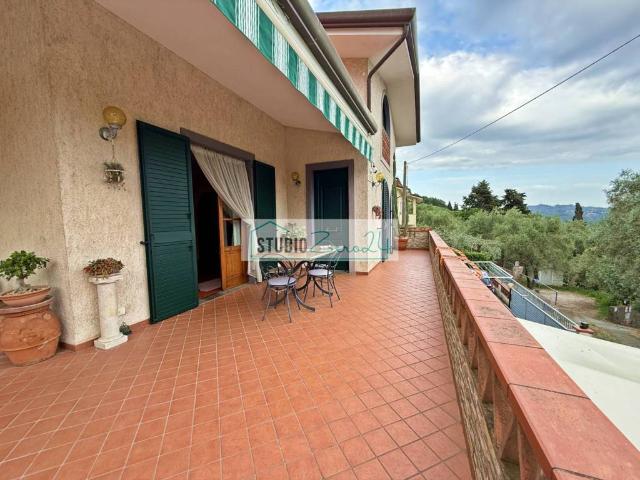 Villa in vendita a Massarosa LU