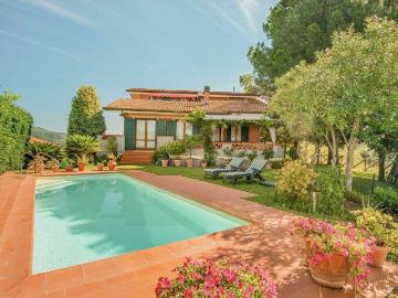 Villa in vendita a Massarosa LU