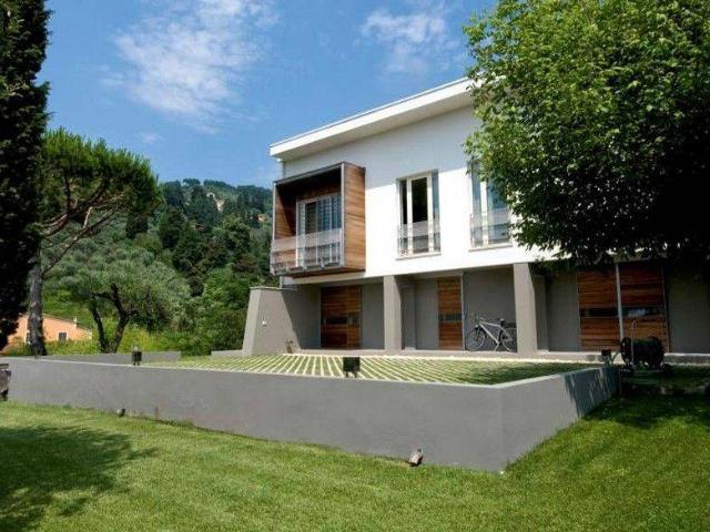 Villa in vendita a Massarosa LU