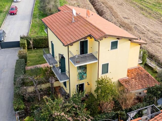 Villa in vendita a Massarosa LU