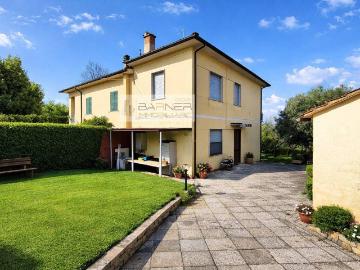 Villa in vendita a Massarosa LU