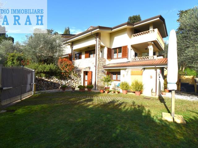 Villa in vendita a Massarosa, Piano del Quercione