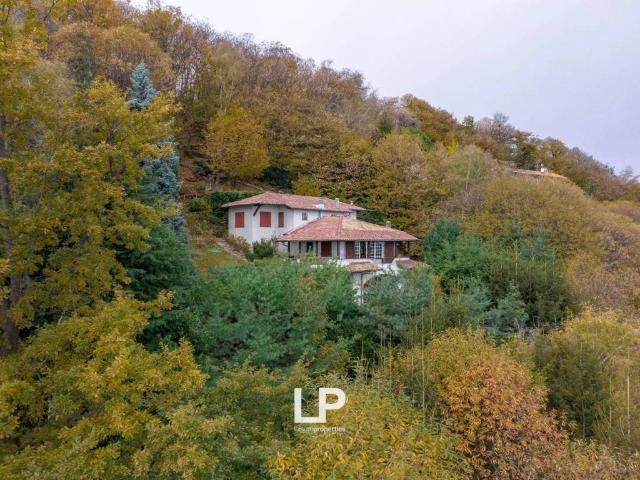 Villa in vendita a Massino Visconti NO