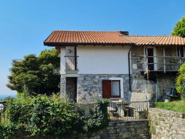 Villa in vendita a Massino Visconti NO