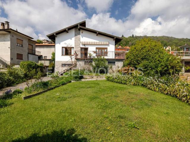 Villa in vendita a Massino Visconti NO