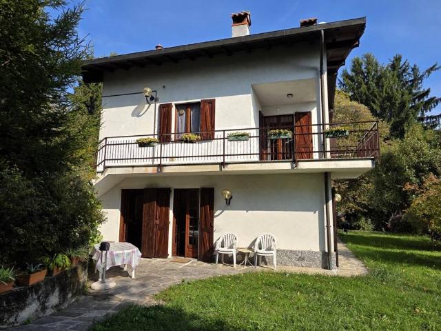 Villa in vendita a Massino Visconti NO