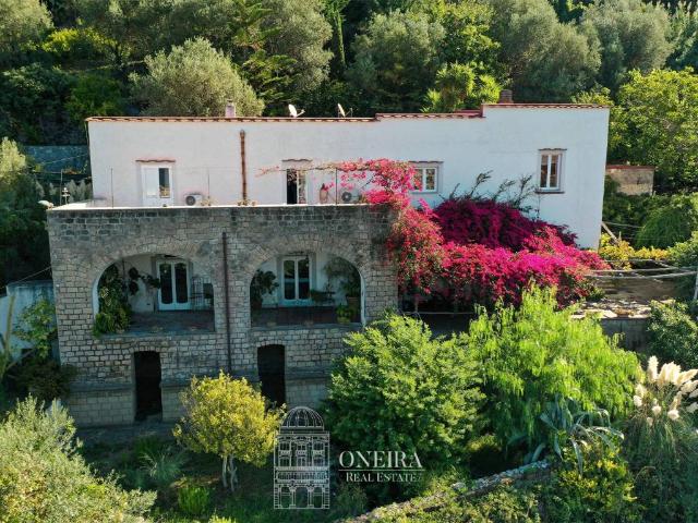 Villa in vendita a Meta NA