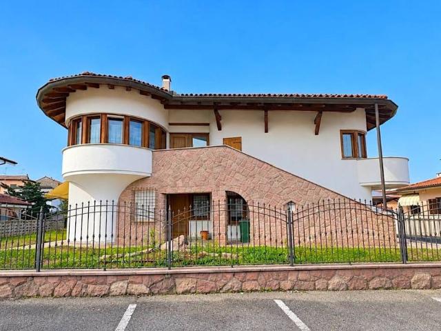 Villa in vendita a Mede PV