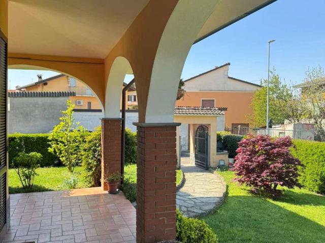 Villa in vendita a Mede PV