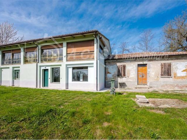 Villa in vendita a Medesano PR