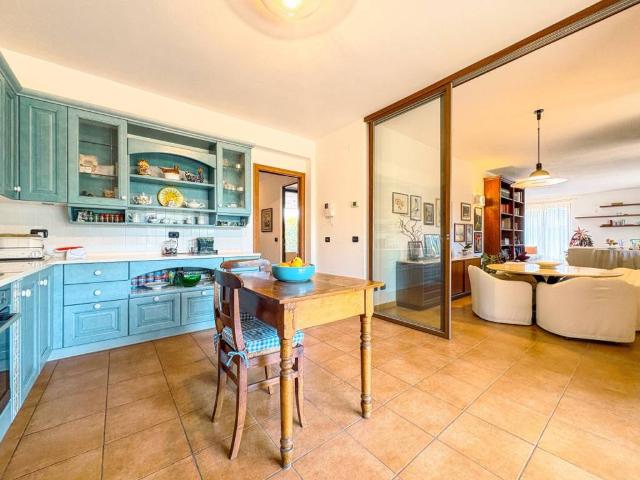 Villa in vendita a Meina NO