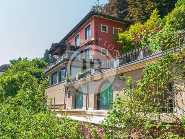 Villa in vendita a Meina NO