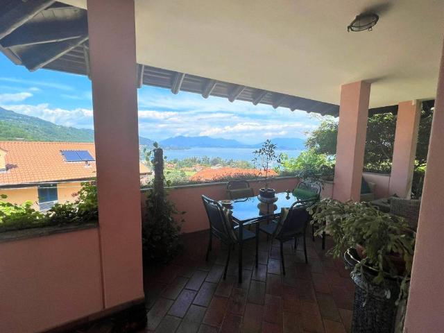 Villa in vendita a Meina NO