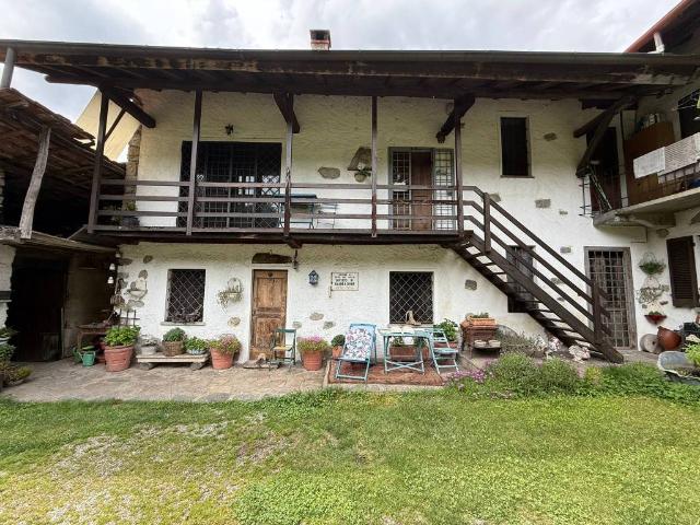 Villa in vendita a Meina NO
