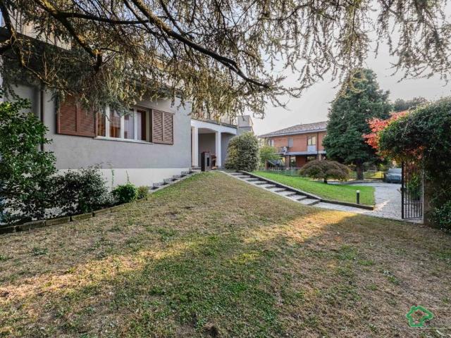 Villa in vendita a Melegnano MI