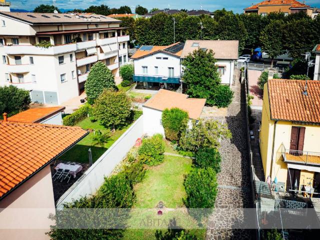 Villa in vendita a Melzo MI