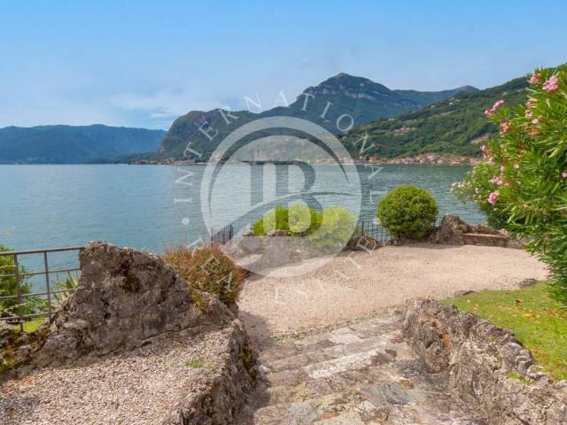 Villa in vendita a Menaggio CO