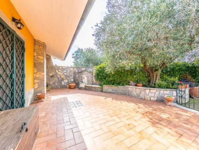 Villa in vendita a Mentana RM