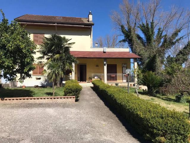 Villa in vendita a Mercato San Severino SA