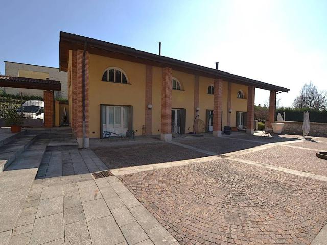 Villa in vendita a Merate LC