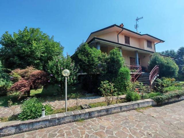 Villa in vendita a Merate LC
