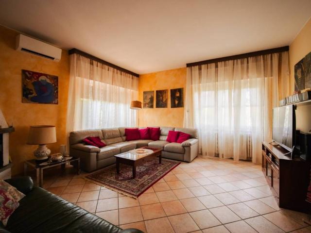 Villa in vendita a Merate LC