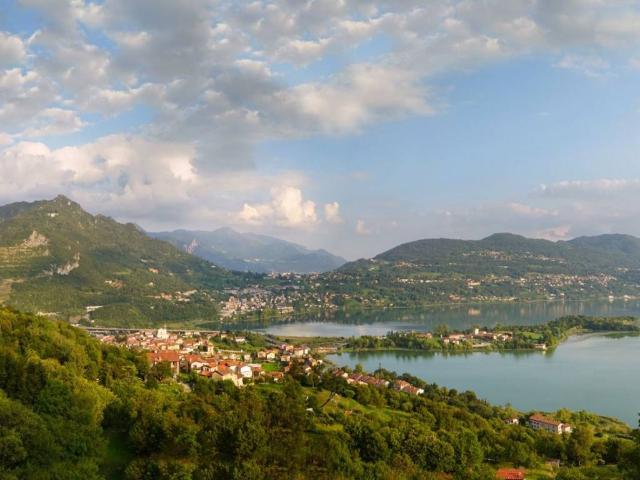 Villa in vendita a Merate LC
