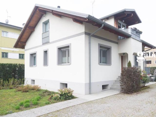Villa in vendita a Merate LC