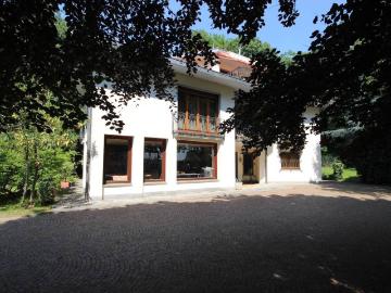 Villa in vendita a Merate LC