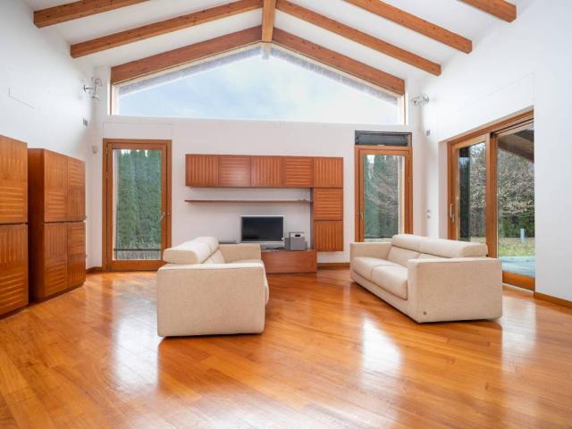 Villa in vendita a Merate LC