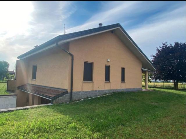Villa in vendita a Mesero MI