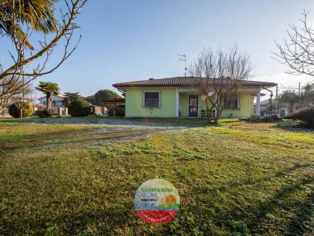 Villa in vendita a Mesola FE