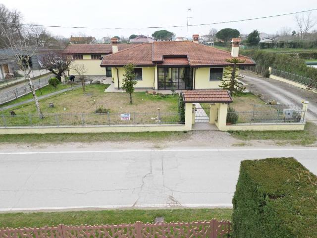 Villa in vendita a Mesola FE