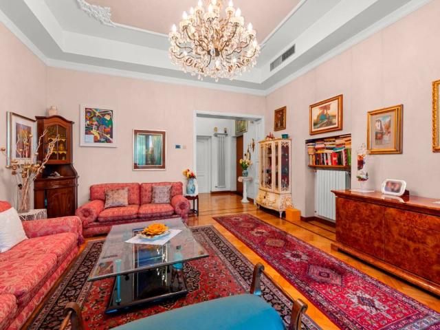 Villa in vendita a Milano MI
