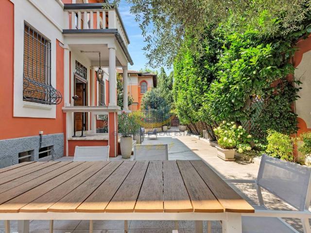 Villa in vendita a Milano MI