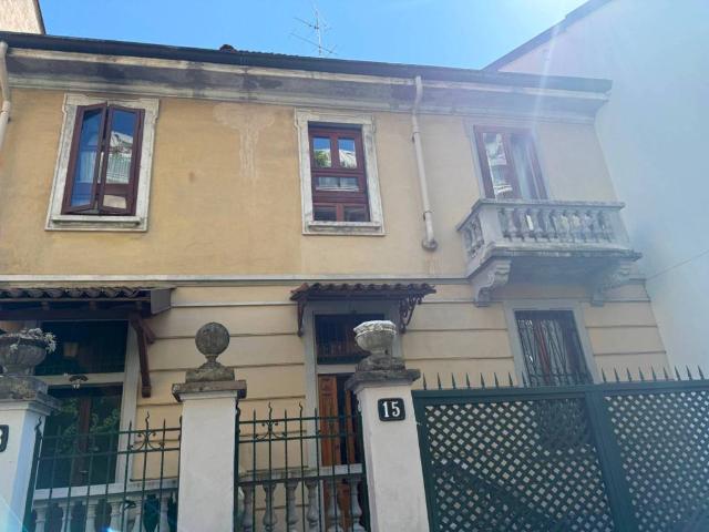 Villa in vendita a Milano MI