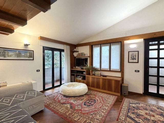 Villa in vendita a Lentate sul Seveso MB