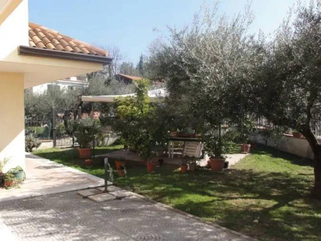 Villa in vendita a Minturno LT