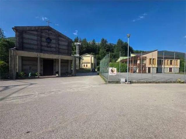 Villa in vendita a Minucciano LU